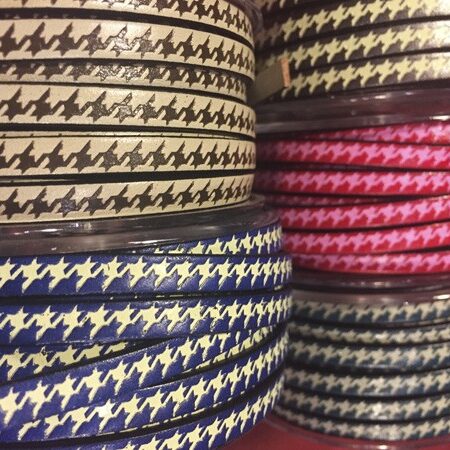 Engraved Leather Lace 6x2 mm. with Hundstooth pattern