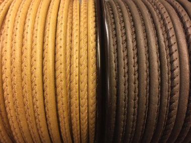 Cotton padded leather cord, stitched to the tone, beige or to be confirmed at the time of ordering. Highly requested for the creation of jewelry, bracelets, key rings or accessories for bags.