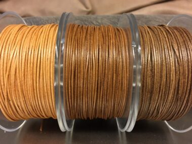 Leather cord 1 mm.