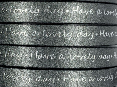 (Português) For a bracelet wishing Lovely Day