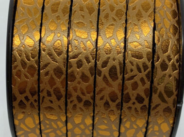 Tira de Cuero Grabado con motivo girafa para el diseño de brazaletes y pulseras para la joyería y bisutería.