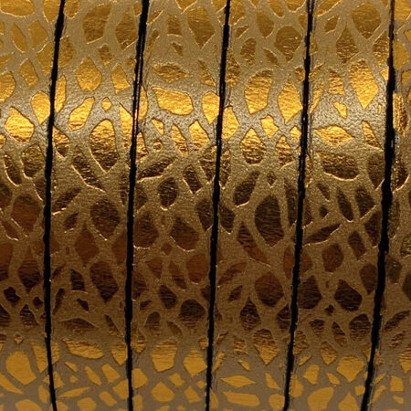 Tira de Cuero Grabado con motivo girafa para el diseño de brazaletes y pulseras para la joyería y bisutería.