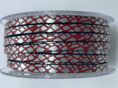 Tira de Cuero Grabado con motivo girafa para el diseño de brazaletes y pulseras para la joyería y bisutería.