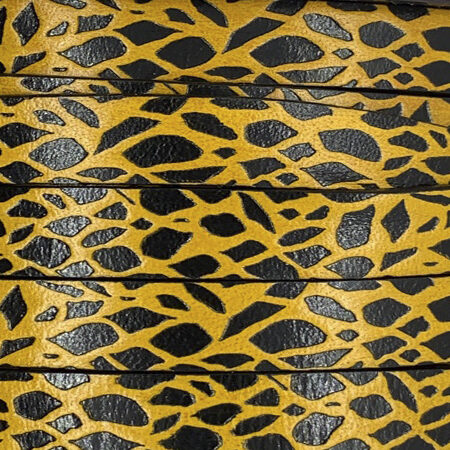 Tira de Cuero Grabado con motivo girafa para el diseño de brazaletes y pulseras para la joyería y bisutería.