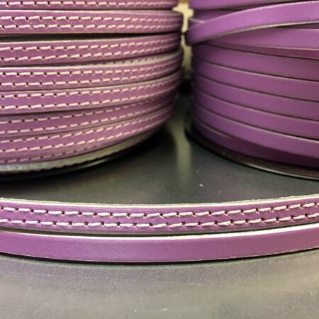 6x2 mm leather strip. Lilac color with Silver edges and two sewn