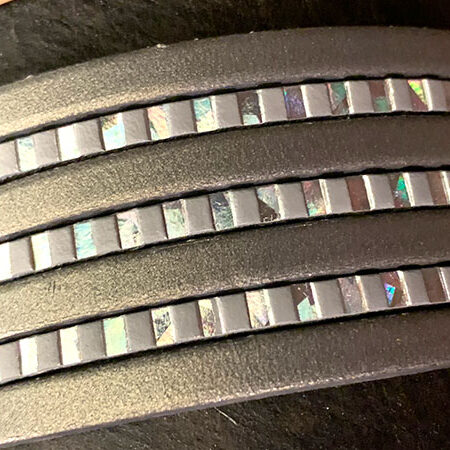 Flat leather lace with stripes