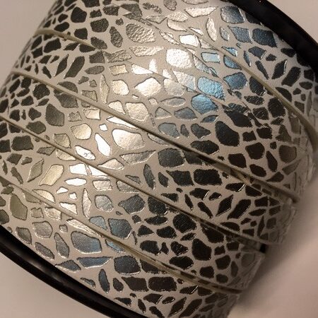 Engraved Leather Strip Ref. TCG 10 Engraved White Giraffe with Silver