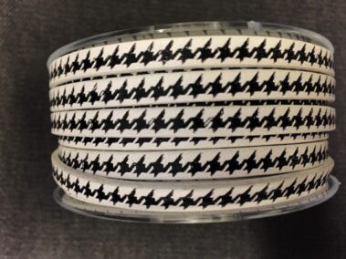 Engraved Leather Lace 6x2 mm. with Hundstooth pattern