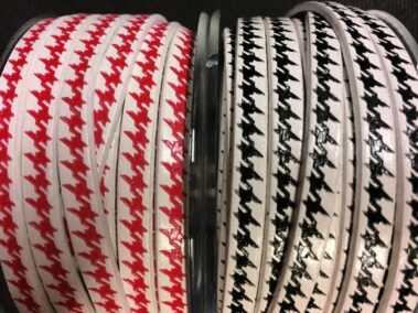 Engraved Leather Lace 6x2 mm. with Hundstooth pattern