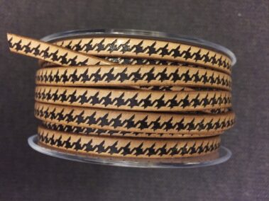 Engraved Leather Lace 6x2 mm. with Hundstooth pattern