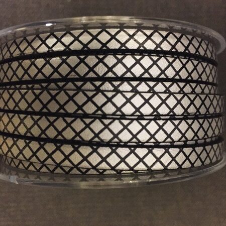 Engraved Leather Strap 6x2 mm. with Rhombuses