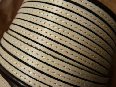 Flat leather with stitched Ref. TCP 5 con repunte.