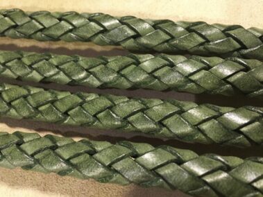 Hand braided leather Waxed 10x6 mm Ref. TRO 10x6 Green color