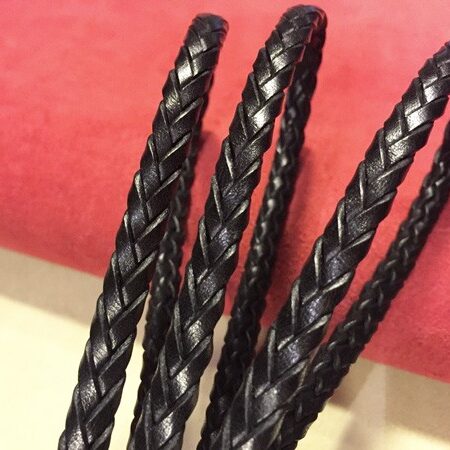 Oval braided leather strap Handmade with the TCP 3 r Ref.TRO 6x7 mm. Color Black
