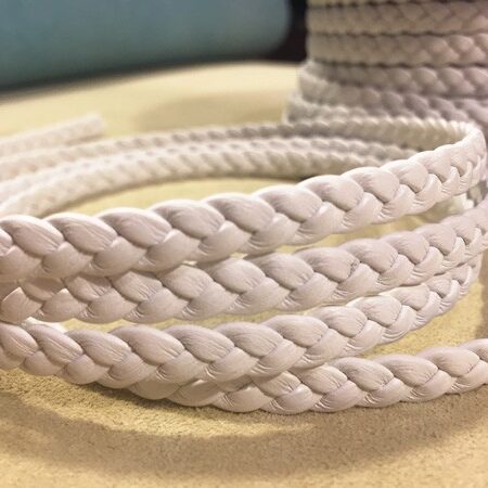 Leather strip folded and braided with 3-strand 3 mm. With Leather Premier Blanco