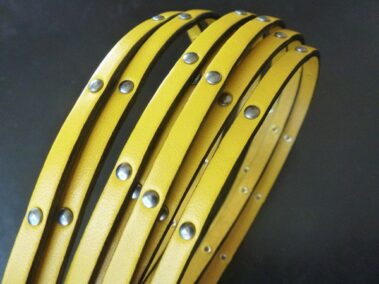 Flat Leather Lace 5 mm with Rivets Ref. TCP 5 con tachuelas