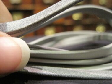 3x2 mm folded leather strip. Ref. TCD 3 Gray color "Arizona collection."