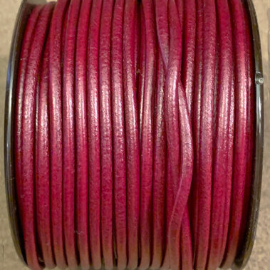 Cordão de couro redondo fuchsia, com 3 mm de diâmetro, fabricado em Espanha para joalharia e acessórios - Curtidos Pinós.