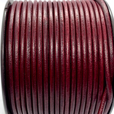 Cordón de cuero redondo Burdeos de 3 mm de diámetro fabricado en España para bisutería y complementos- Curtidos Pinós.
