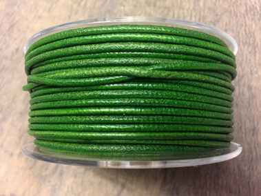 Round leather cord, light green, 2mm in diameter, made in Spain for jewelry and accessories - Curtidos Pinós.