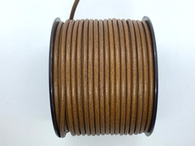 Round leather cord, Taupe, 2,5mm in diameter, made in Spain for jewelry and accessories - Curtidos Pinós.