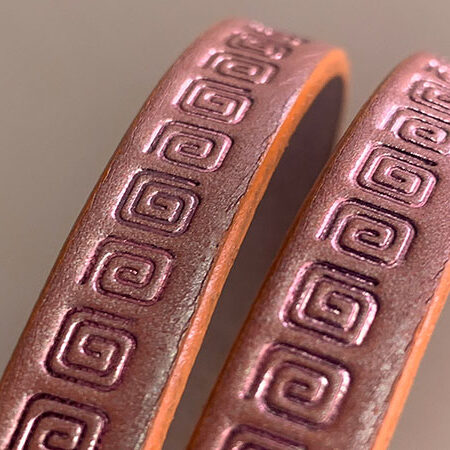 Flat leather lace with Greca.