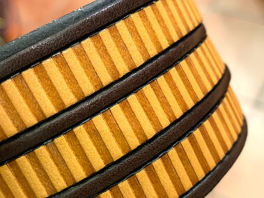Flat leather lace with stripes