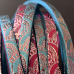 Flat leather lace with waves