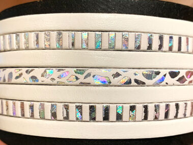 Flat leather lace with stripes