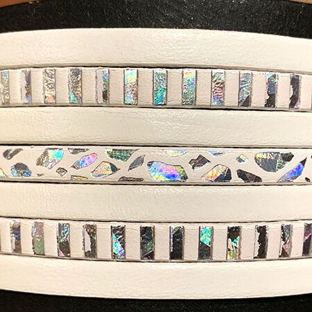 Flat leather lace with stripes